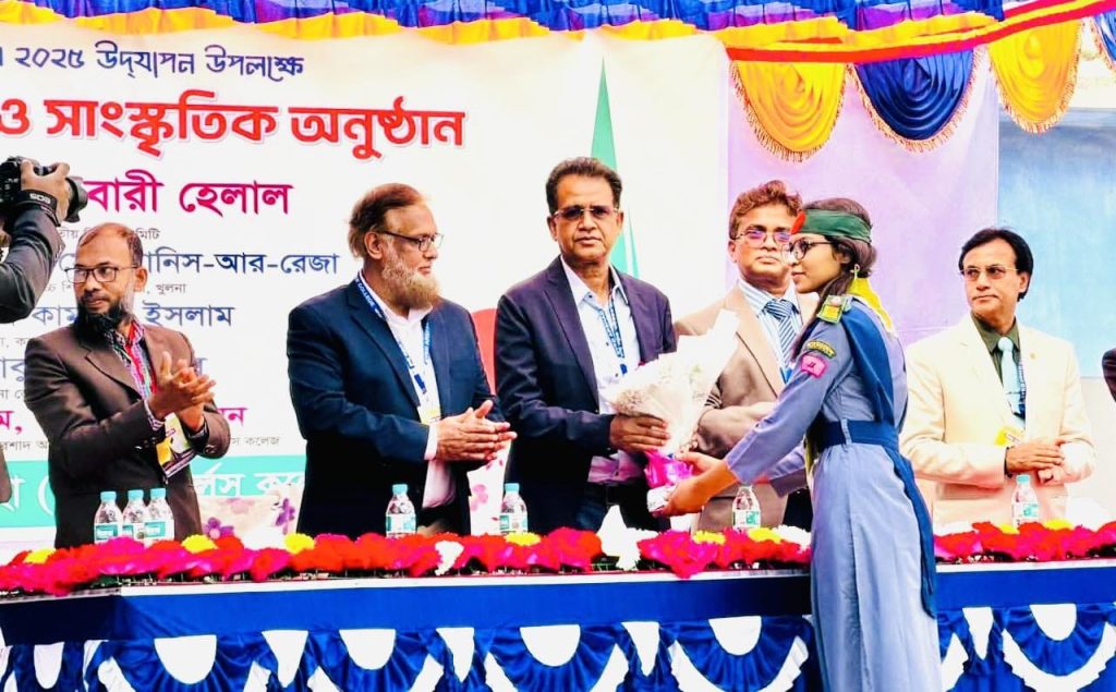 বাংলাদেশের স্বাধীনতা কোনো অভ্যুত্থানের সঙ্গে তুলনীয় নয়: আজিজুল বারী হেলাল